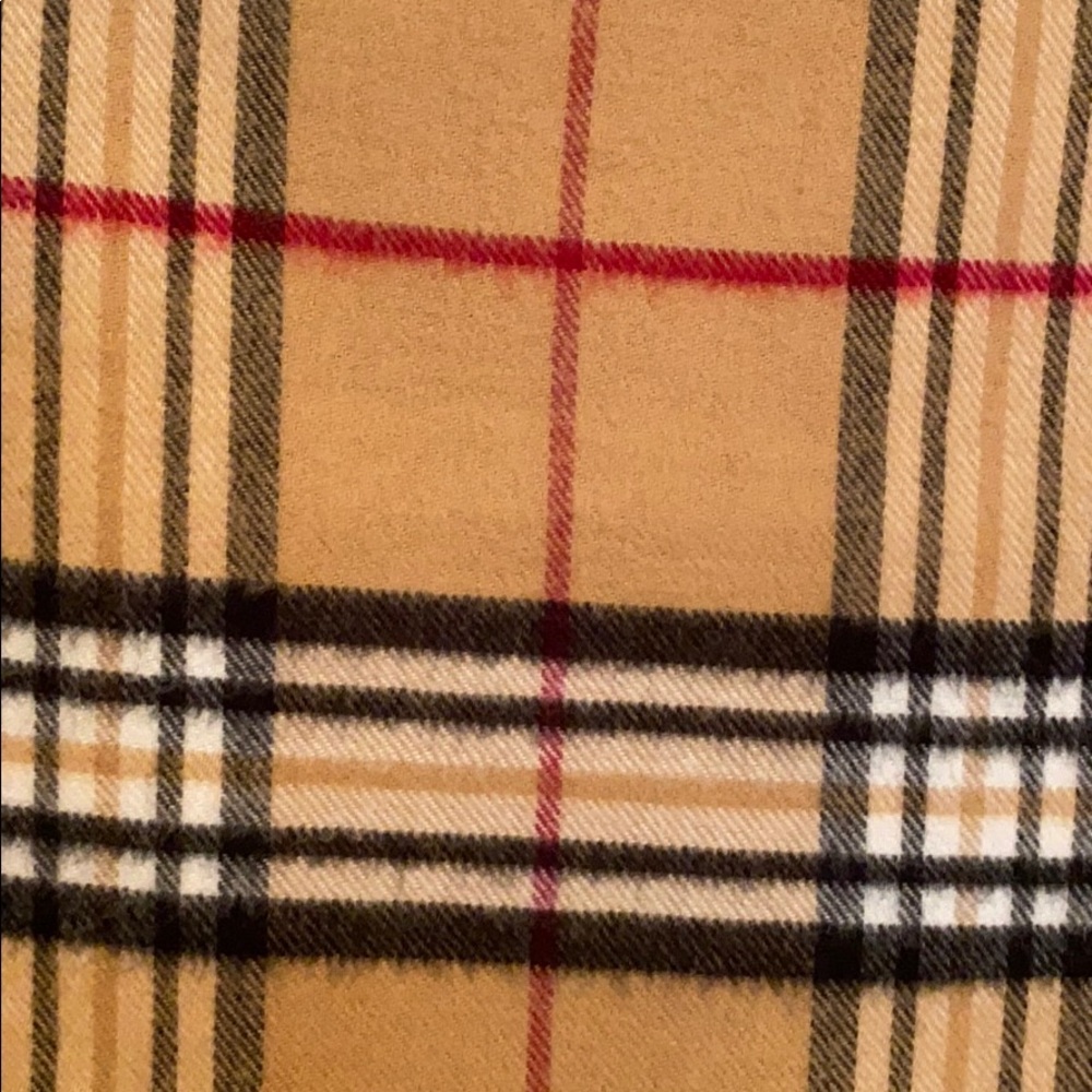 Winter scarf. Faux Burberry pattern.